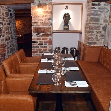 Alfred Russel Wallace Restaurant With Rooms Usk Eksteriør billede