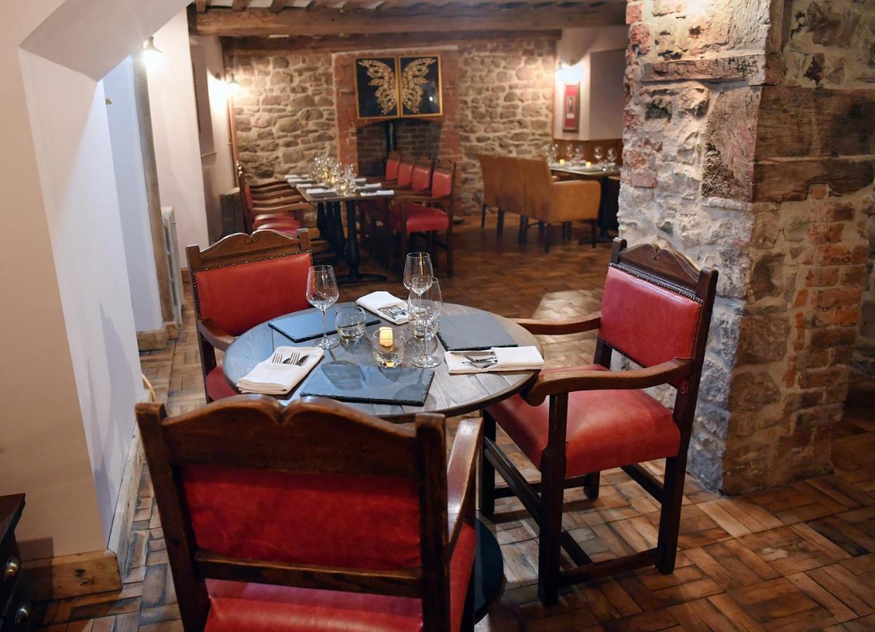 Alfred Russel Wallace Restaurant With Rooms Usk Eksteriør billede