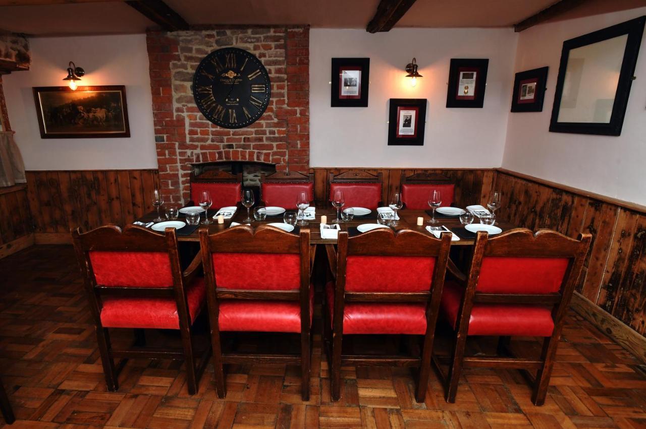 Alfred Russel Wallace Restaurant With Rooms Usk Eksteriør billede
