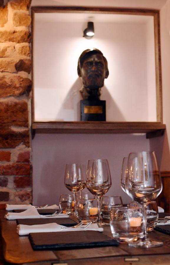Alfred Russel Wallace Restaurant With Rooms Usk Eksteriør billede